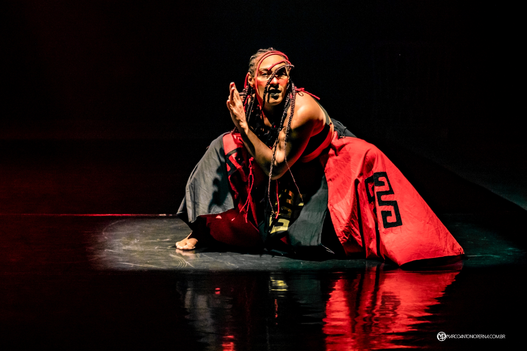 Odara - Coletivo Muanes Dan�ateatro - CCoRJ - 04.08.2023 Dire��o e coreografia: Denise Zenicola